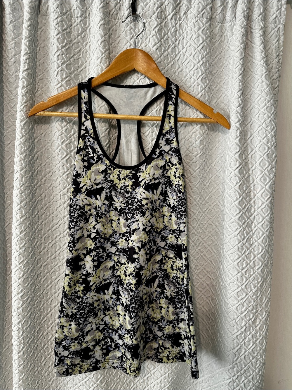 Lululemon Cool Racerback Floral Tank Top in Black and Cream size 6
